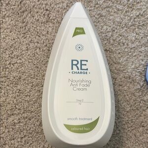 RE Charge Nourishing Anti Fade Cream